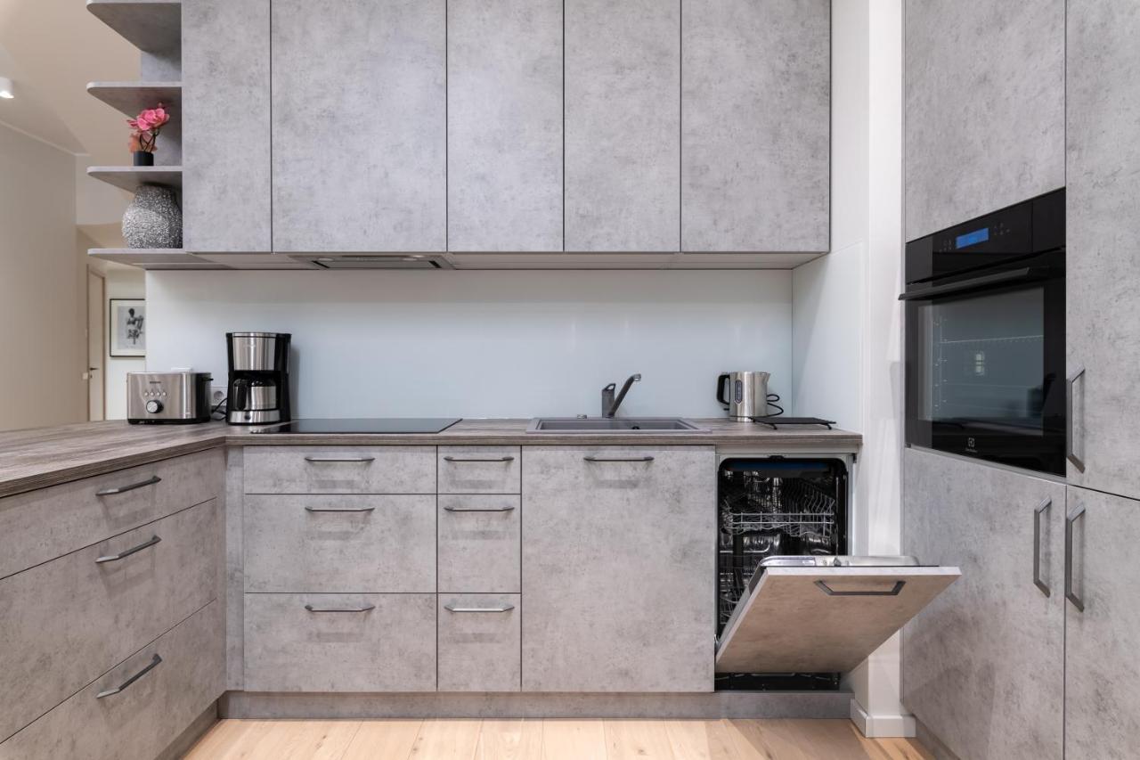 Dashaus 2 Bedroom Apartment Талин Екстериор снимка