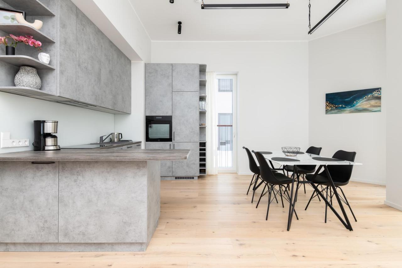 Dashaus 2 Bedroom Apartment Талин Екстериор снимка