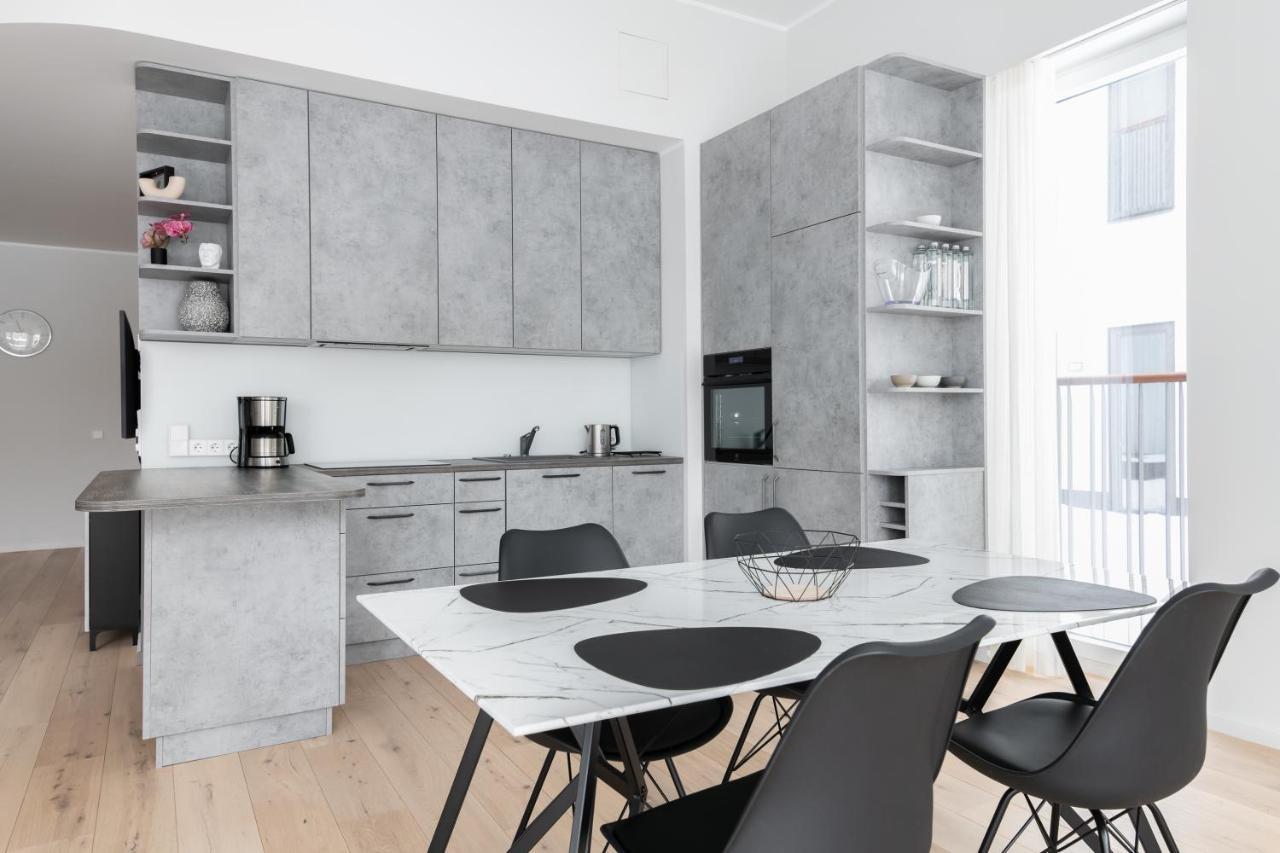Dashaus 2 Bedroom Apartment Талин Екстериор снимка